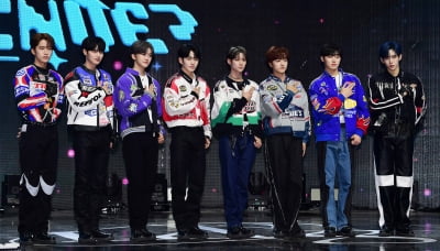 [TEN포토] 루네이트 '첫 번째 미니앨범 'CONTINUE?(컨티뉴?)'로 데뷔'
