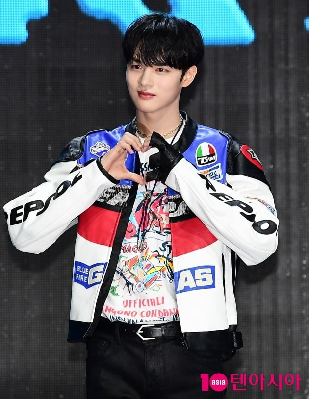 [TEN포토] 루네이트 지은호 '샤프한 비주얼'