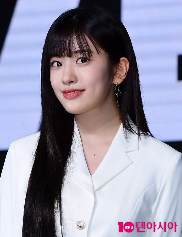 아이브 안유진, 444만원 명품백으로 꾸민 집들이 패션…대상 가수는 남달라