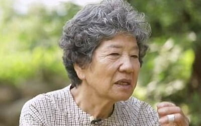 [종합] "3년간 기저귀 차고 생활" 홍쌍리, 29세에 자궁내막염→30년 투병 남편 '눈물' ('마이웨이')