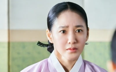박주미, 며느리 이다연과 깜짝…청초+단아한 얼굴 위 3단 눈빛('아씨 두리안')