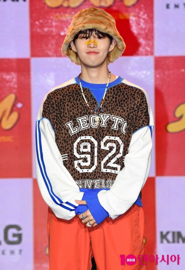 [TEN포토] 김재환 '장난꾸러기'