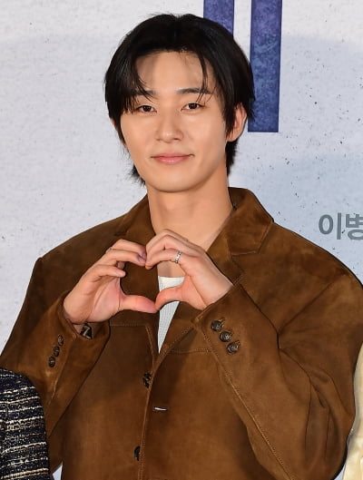 [TEN포토] 박서준 "열애설 관심은 감사 사생활 오픈 노"