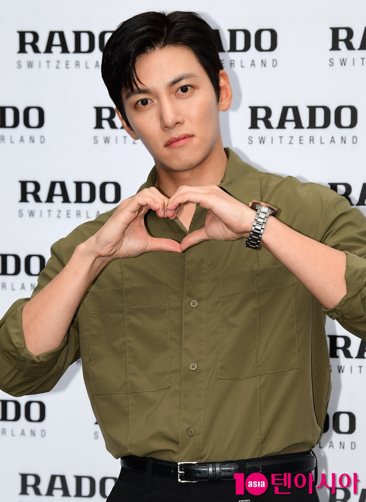 [TEN포토] 지창욱 '여심 설레이는 하트'