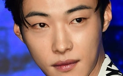 우도환, 김주환 감독과 재회하더니…'음주운전' 김새론·우주소녀 보나 리스크 끄떡 無[TEN스타필드]