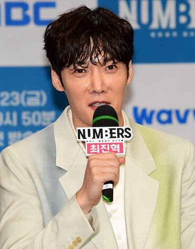 [TEN포토] 최진혁 "악귀와 경쟁 신경안쓴다"