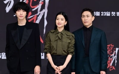 [종합] "첫주 시청률 30% 예상"…김은희가 쓰고 김태리·오정세가 나오는 '악귀'의 자신감