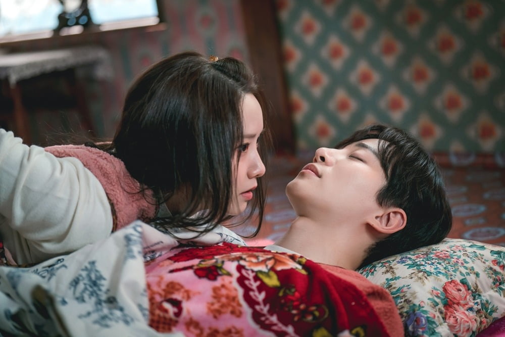 '킹더랜드' 스틸. / 사진제공=앤피오엔터테인먼트, 바이포엠스튜디오, SLL