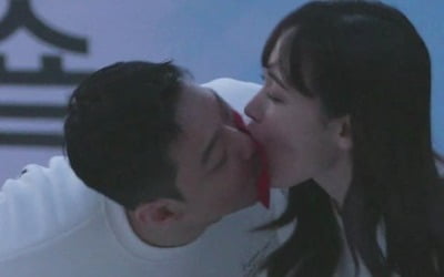 "결혼 후 한 번도 관계 안해" 정찬민♥임수현, 섹스리스 설정이었나…돌연 껴안고 뽀뽀 ('쉬는부부')