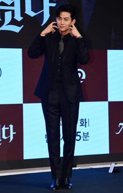 [TEN포토] 옥택연 '귀엽게'