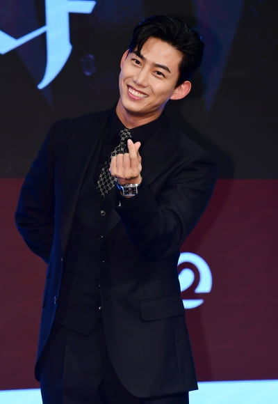 [TEN포토] 옥택연 '가슴이 뛴다 사랑해'
