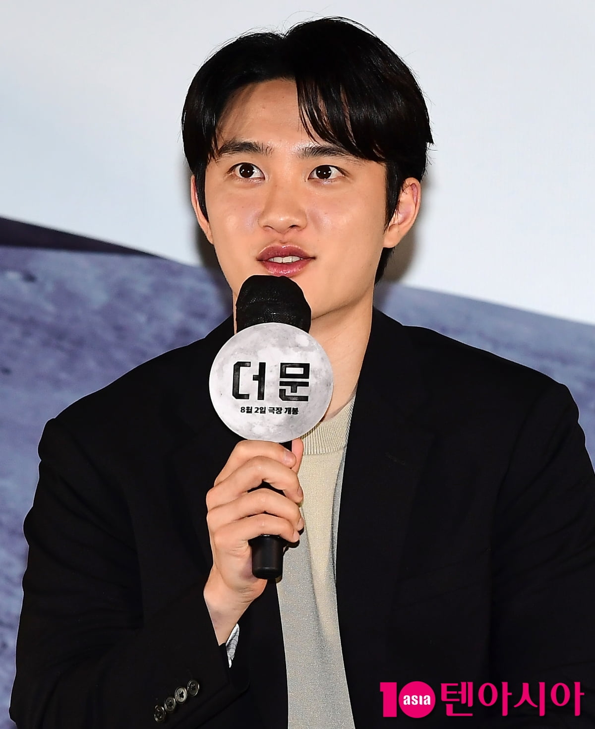 설경구·도경수 '더 문'의 자신감, '그래비티' 뛰어넘는 SF비주얼→'신과 함께' 김용화 감독 [종합]
