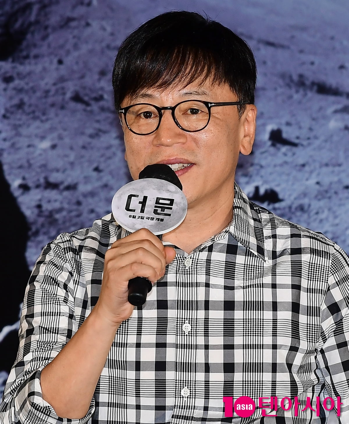 설경구·도경수 '더 문'의 자신감, '그래비티' 뛰어넘는 SF비주얼→'신과 함께' 김용화 감독 [종합]