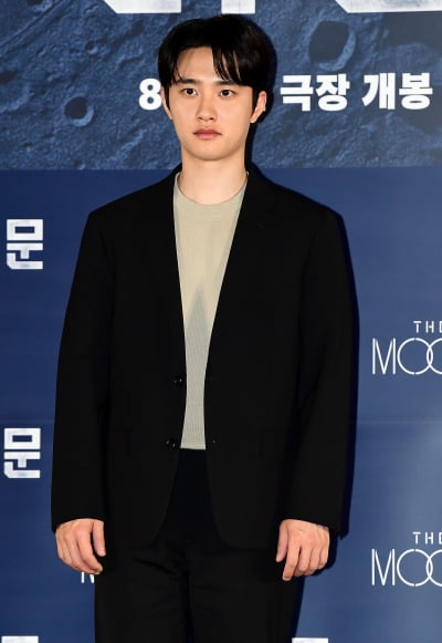 [TEN포토] 도경수 '더 문으로 인사드려요'