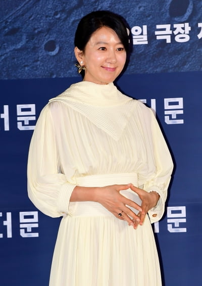 [TEN포토] 김희애 '나이는 어디로 먹었지?'