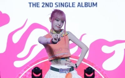[종합] 최예나, '가장 잘 하는' 장르로 돌아온 '젠지의 아이콘'