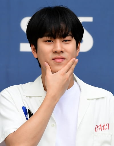 [TEN포토] 이무진 '자기 주장이 강한 이목구비'