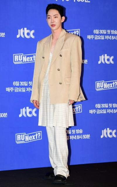 [TEN포토] 조권 '아무나 소화못하는 패션'