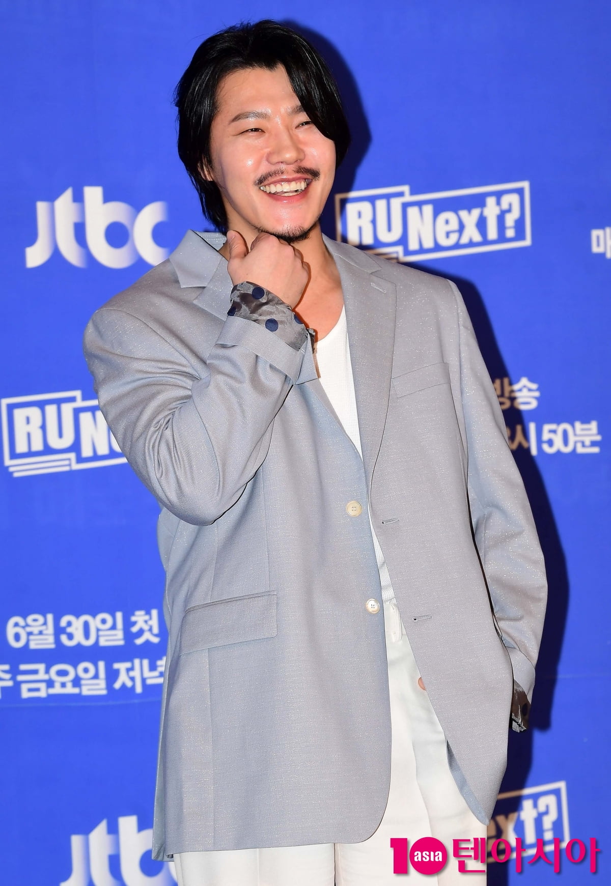 [TEN포토] 미드낫이 아닌 이현으로