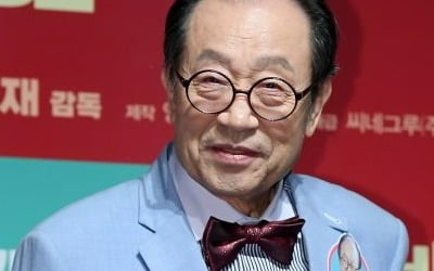 [종합] '심부전증 투병' 신구, 10년 수명 심장박동기 달았다…"갑자기 심장 멈출 수 있어" ('유퀴즈')