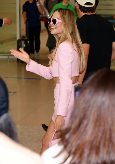 [TEN포토] 마고 로비(Margot Robbie) '공항 즉석 팬미팅'