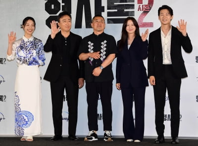 [TEN포토] 김신록-이성민-한동화 감독-경수진-이학주 '형사록2 반가워요'