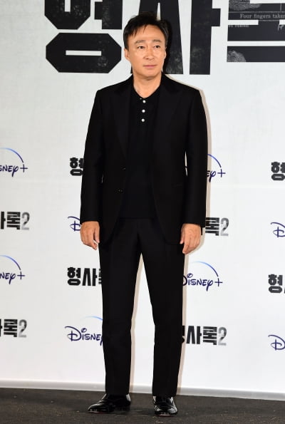 [TEN포토] 이성민 '형사의 카리스마'