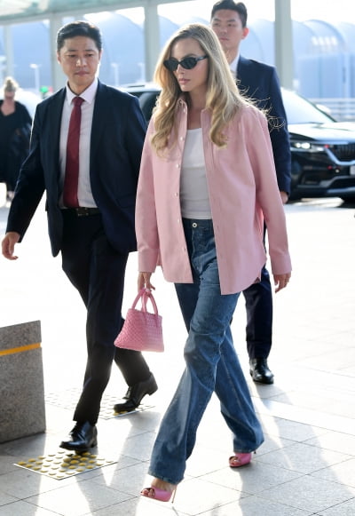 [TEN포토] 마고 로비(Margot Robbie) '내한일정 마치고 출국'