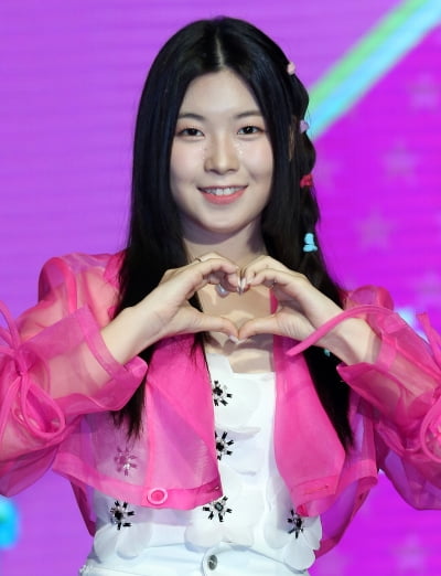 [TEN포토] 성민지 '타이틀곡 '오빠오빠!' 사랑해'