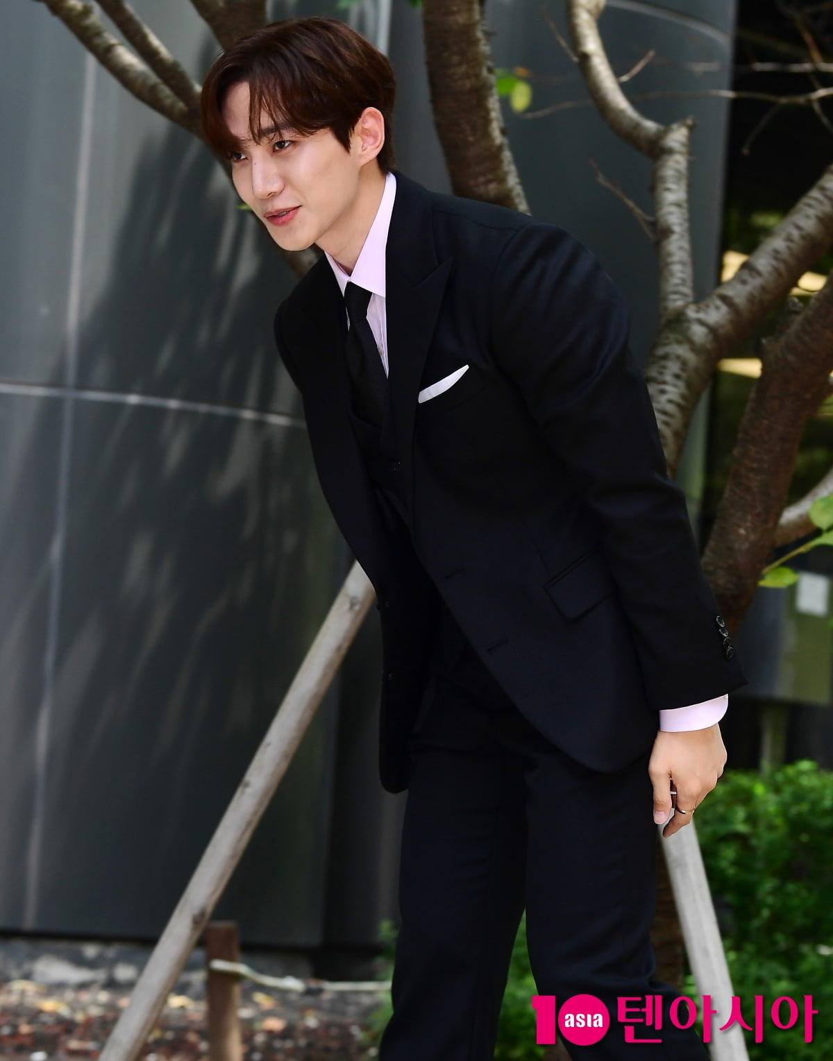 [TEN포토] 이준호 '예의바른 90도 폴더인사'