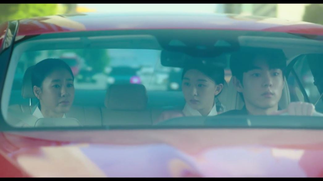 "흉측 망측해라"…박주미, 노출 의상+뜨거운 키스에 '현생 적응 불가'('아씨두리안')