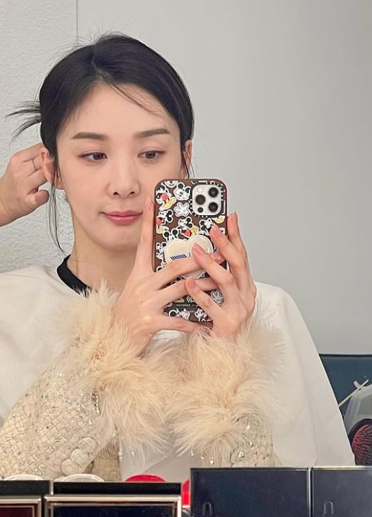 걸친 것만 1250만원대…이청아, 명품 S사·D사 다 소화한 셀럽