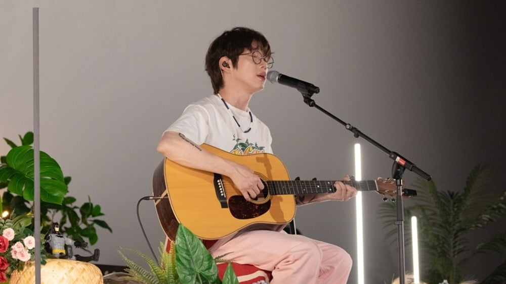 10CM '여전한 티켓 파워'...극장 콘서트 전석 매진