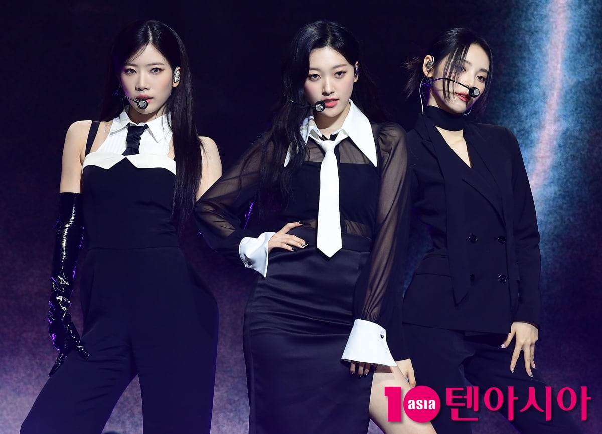 [TEN포토] 오드아이써클 'K팝스러운 무대'