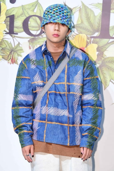 [TEN포토] 우원재 '숨박꼭질 패션'