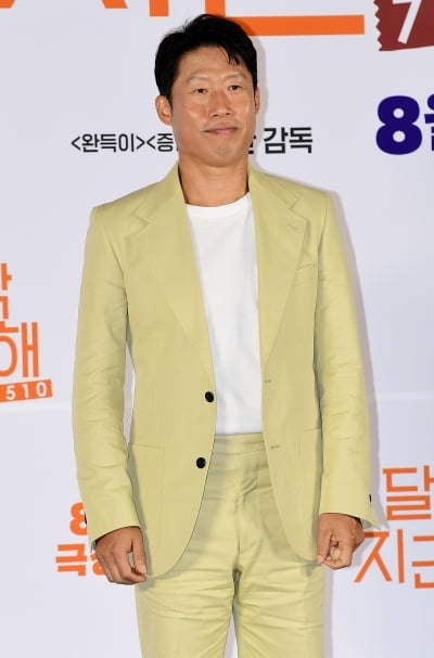 [TEN포토] 유해진 '코믹로매스 기대하세요'