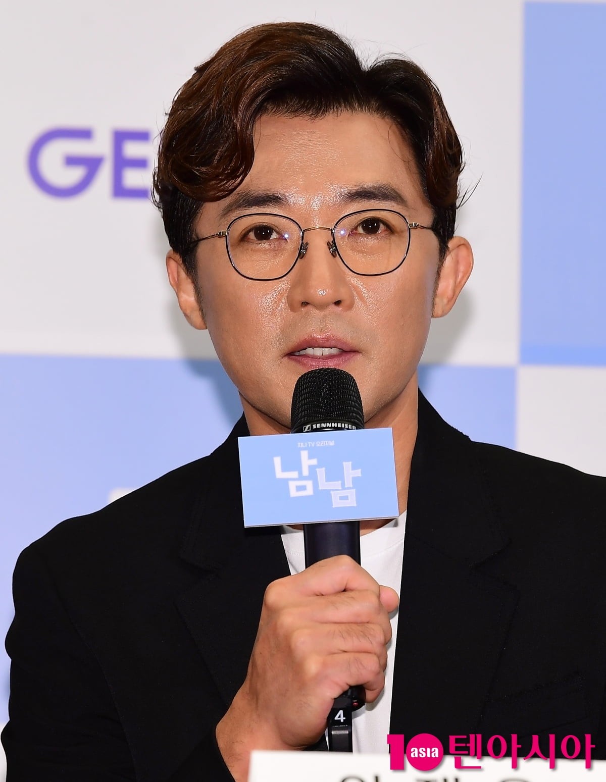 [TEN포토] 안재욱 "주인공이 아닌 받쳐주는 캐릭터"
