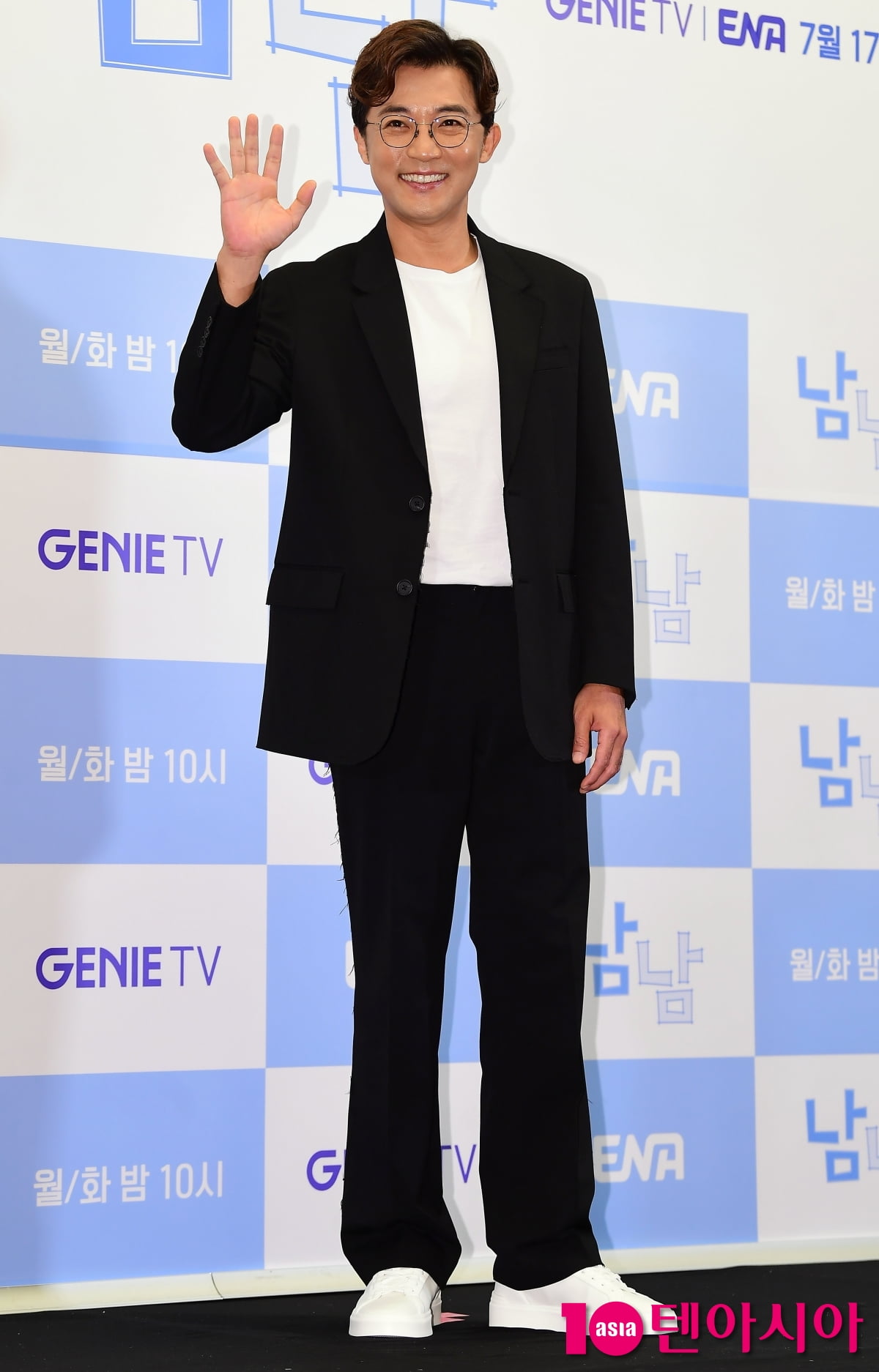 [TEN포토] 안재욱 '깔끔한 블랙&화이트'