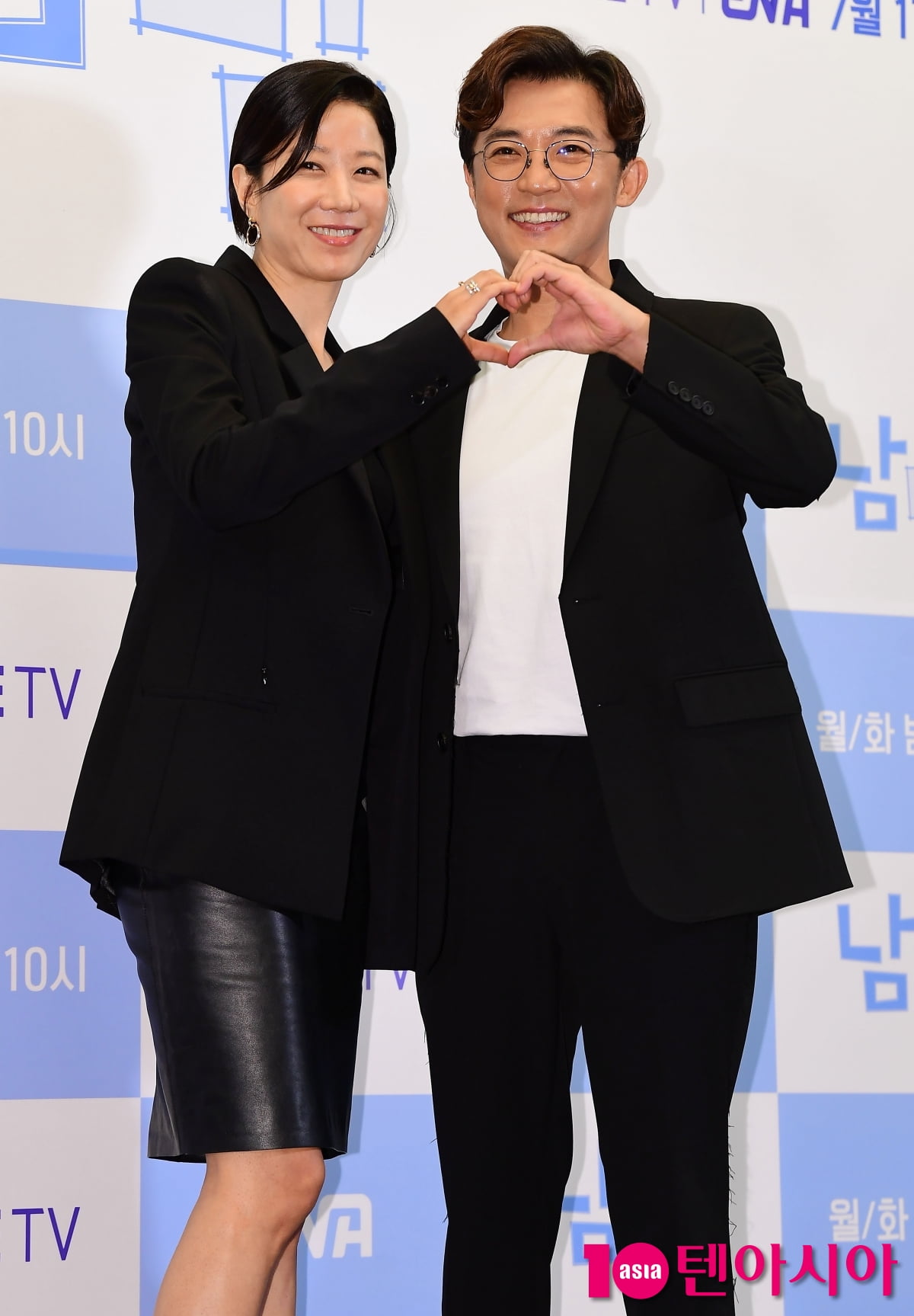 [TEN포토] 전혜진-안재욱 'n번째 남자와 다정하게'