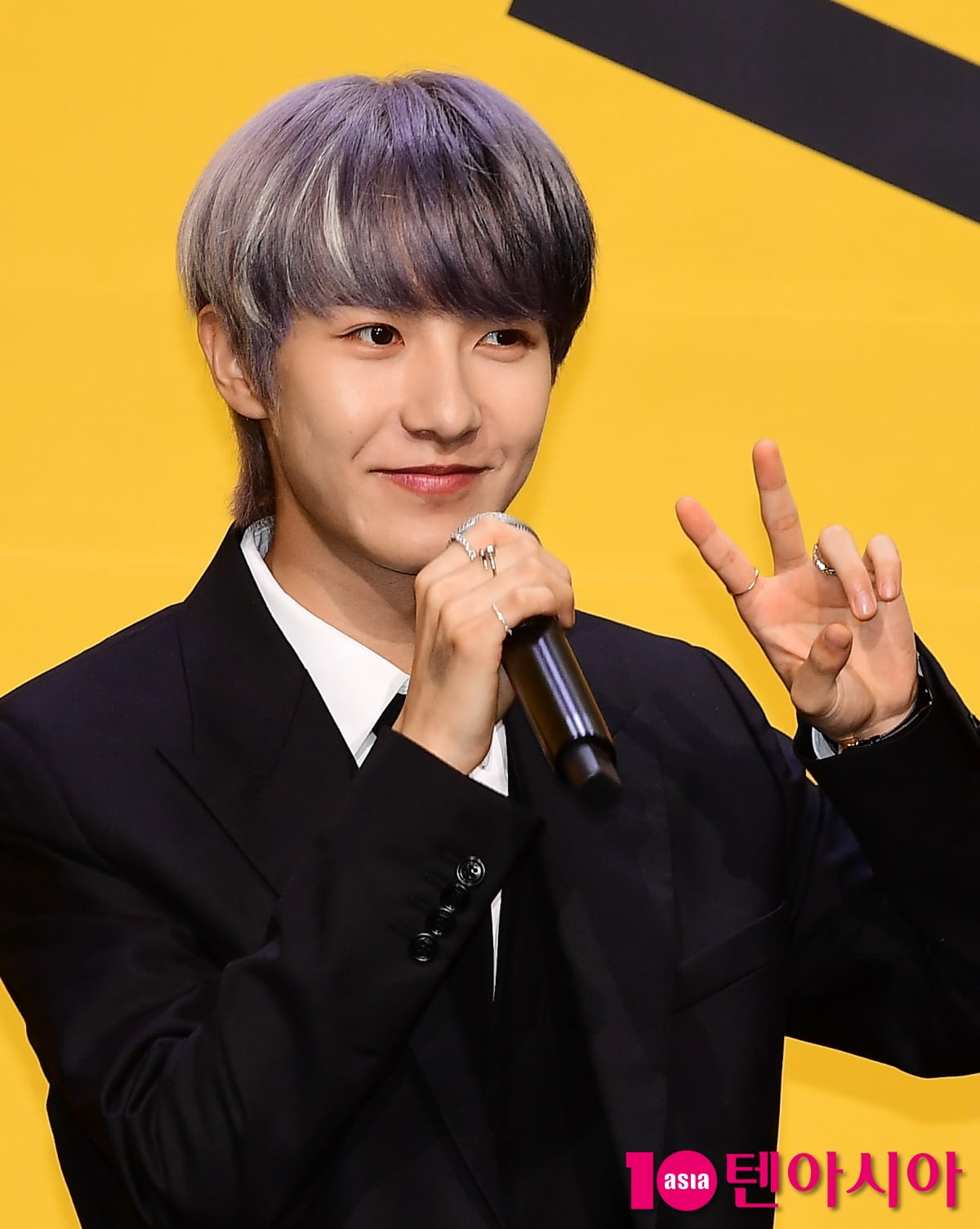 [TEN포토] NCT DREAM 런쥔 '귀엽게 브이'