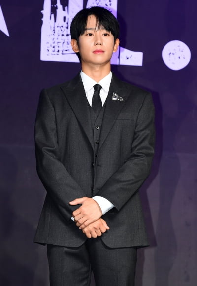 [TEN포토] 정해인 '촉촉한 눈빛'