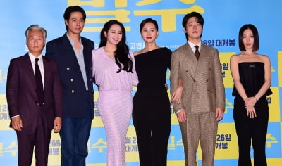 [TEN포토] 조인성-김혜수-염정아-박정민-고민시-김종수 '이 조합 美쳤다'