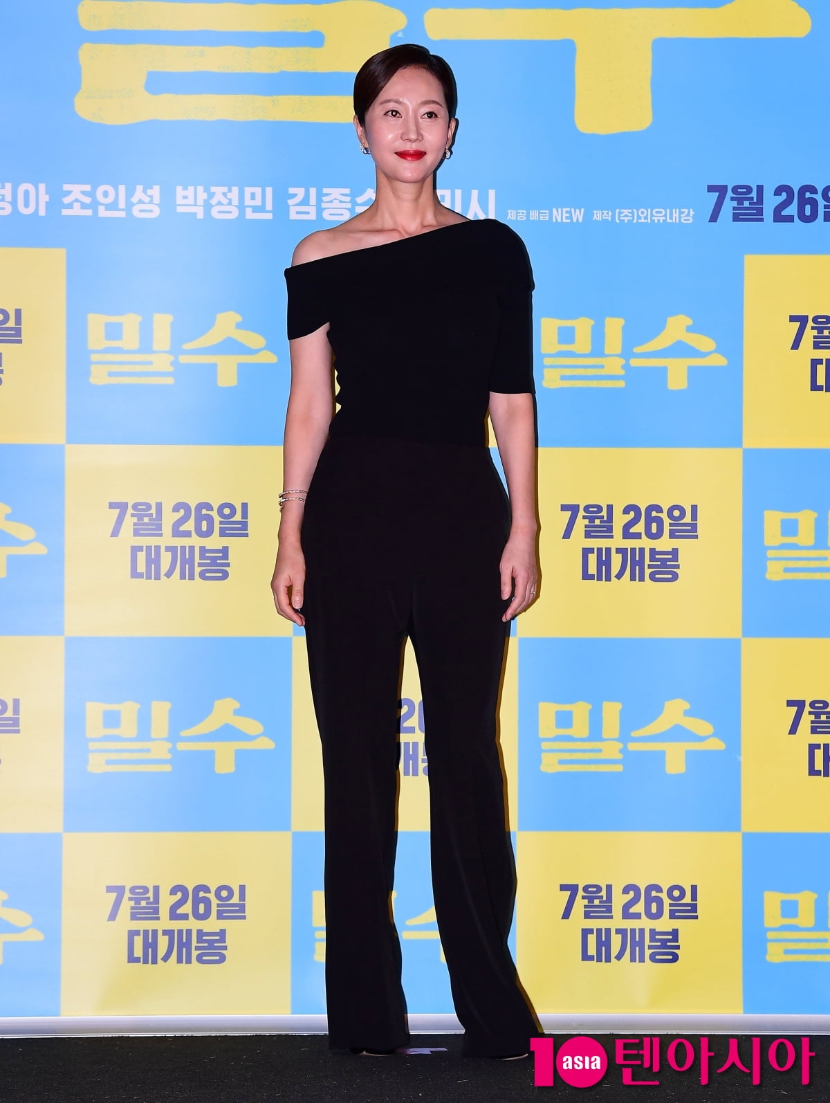 [TEN포토] '밀수' 염정아 '우아한 블랙'