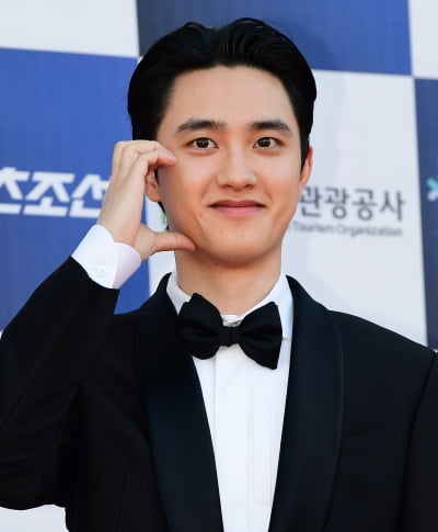 [TEN포토] 도경수 '보조개 하트'