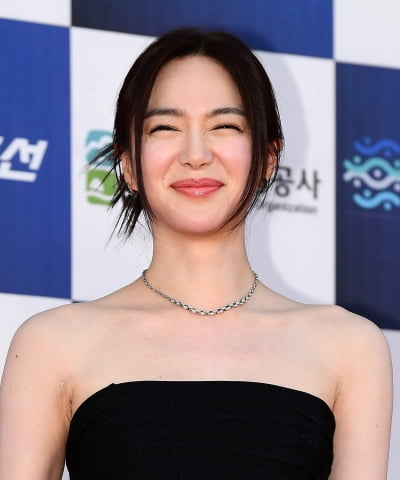 [TEN포토] 이엘리야 '빵터진 눈웃음'