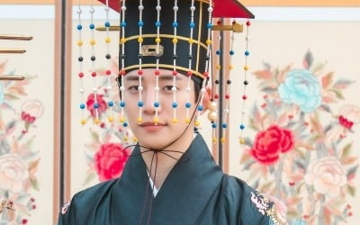 이준호♥임윤아, 꿀 떨어지네…화제성·글로벌 인기 1위 다 잡은 케미('킹더랜드')
