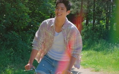 박보검, '데뷔 12주년' 팬미팅… 티켓 오픈과 동시에 전석 매진