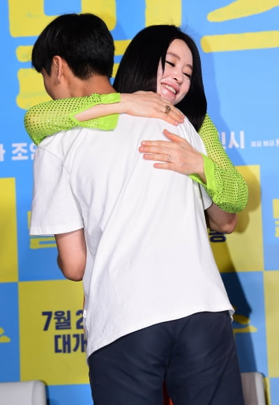 [TEN포토]김혜수 '특급 팬 서비스'