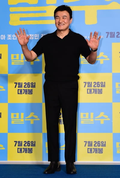 [TEN포토] 박중훈 '레전드의 인사'