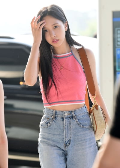 [TEN포토]트와이스 미나 '화보같은 출국길'